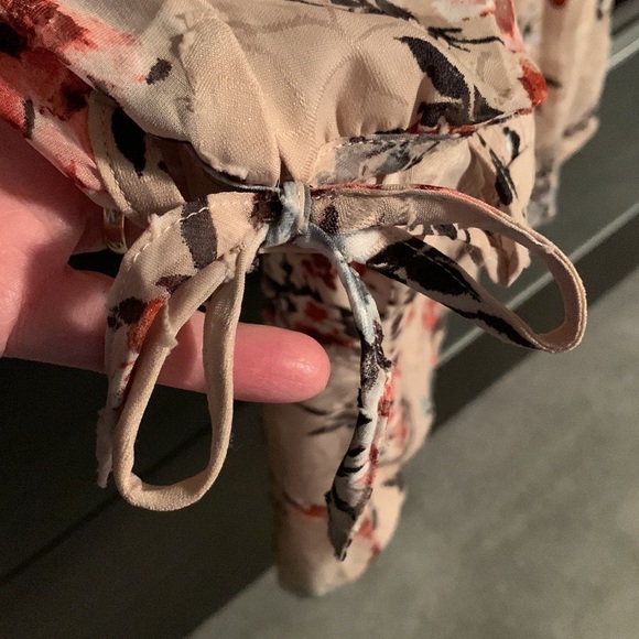 💥3/$20💥 Blousology short sleeve blouse - Picture 2 of 5